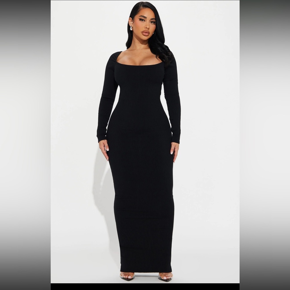 🖤BNWT Fashion Nova Clara Snatched Maxi Dresss🖤